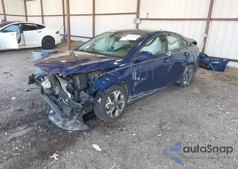 2021 Kia Forte Lxs z USA, uszkodzony, nr VIN 3KPF24AD9ME382720